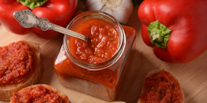 Nakladaná zelenina a omáčky: kukuričky, kimchi aj ajvar