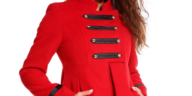 Dámsky červený kabátik s vojenskými prvkami Simonette