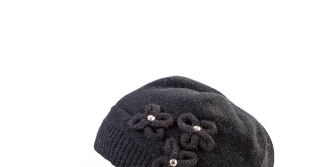 Dámska čierna pletená čiapka s kvetinkami Invuu