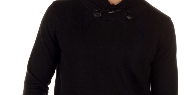 Pánsky čierny sveter s olivkovým gombíkom CLK