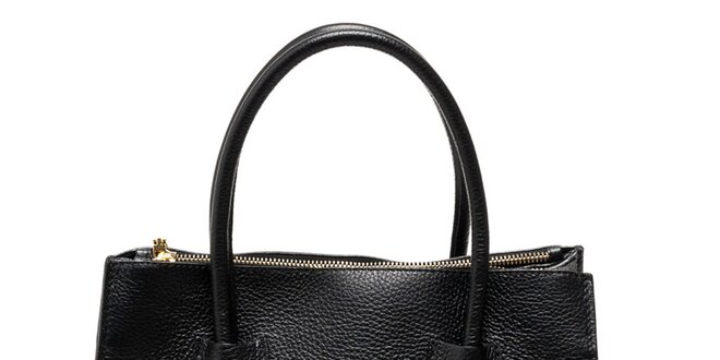 Dámska čierna kabelka s predným vreckom Carla Ferreri