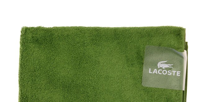 Väčší trávovo zelený uterák Lacoste