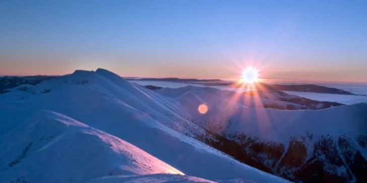 Zvládnite jazdu na snowboarde s pomocou profesionálnych inštruktorov len za € 37,5 a vyskúšajte, aké to je skrotiť zjazdovky jedného z najkrajších slovenských lyžiarských stredísk Jasná - Chopok.