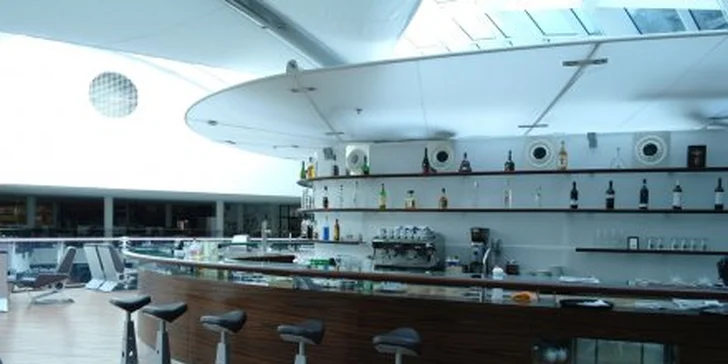 1,99 Eur za miešaný drink podľa vlastného výberu v Mirage Café! Uvoľnite sa v leteckom štýle a so zľavou až 55%