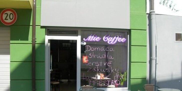 0,99 Eur za kávičku a štrúdlu k tomu! Príďte si posedieť s priateľmi pri kávičke a sladučkej štrúdli v centre Banskej Bystrice so zľavou až 61%!