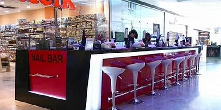 Už od 5,50 eur za krásne, zdravé a upravené nechty. Klasická alebo japonská manikúra či ošetrenie s BioGélom v NAIL BAR Eurovea Galleria so zľavou 50 %!