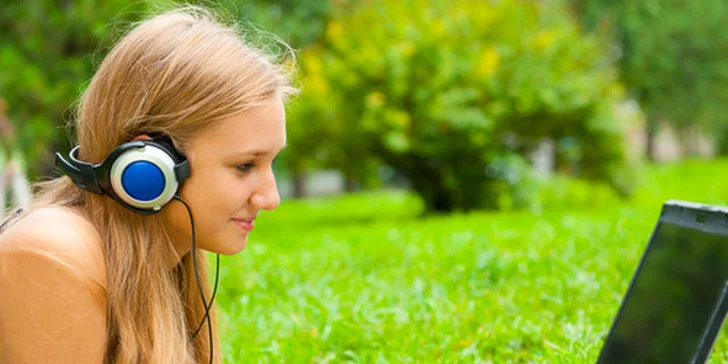 Už za 16 eur sa v pohodlí domova naučíte svetový jazyk!  Buďte svetoví a už nikdy sa nestraťte vo svete, so zľavou 65 % za 6- alebo 12 mesačný on-line jazykový kurz!