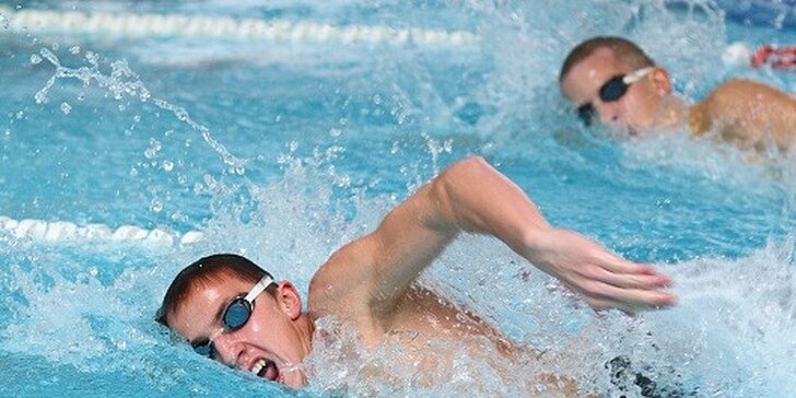 Lekcia plávania s trénerom v bazéne podľa výberu