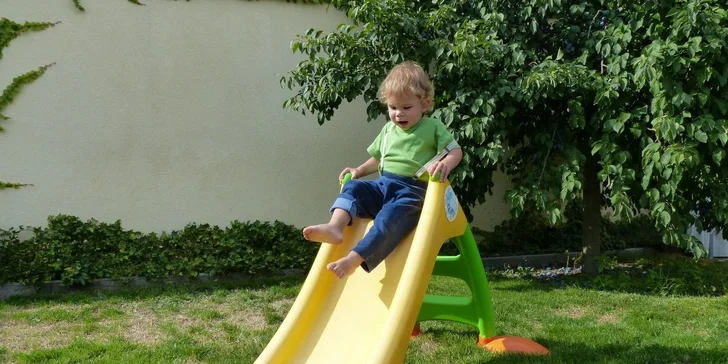 Jasličky pre detičky od 1 do 3 rokov. "Deti plné radosti, rodičia bez starostí."
