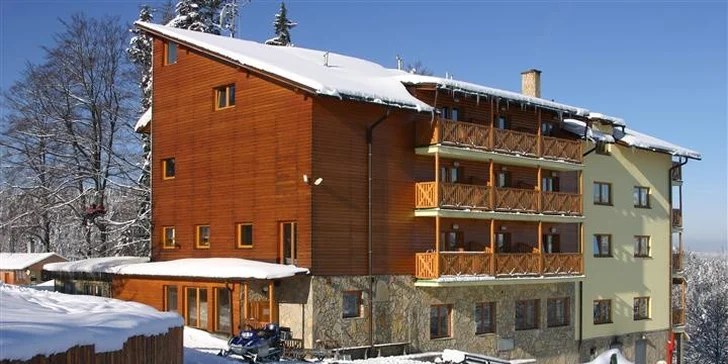 Jarné prázdniny s ubytovaním priamo na zjazdovke v stredisku Snow Paradise Veľká Rača