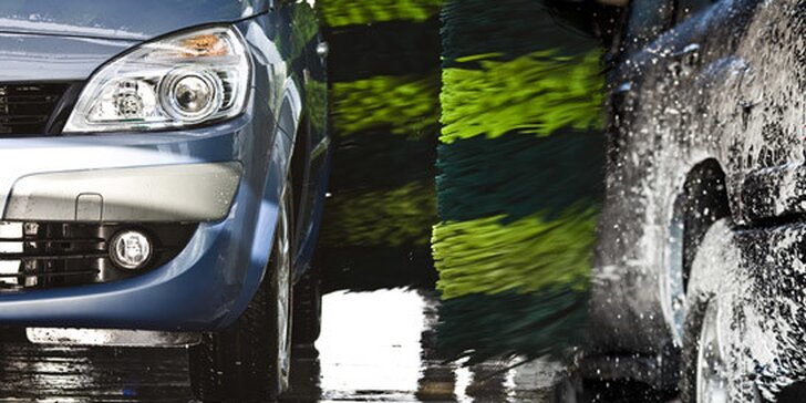 Umytie auta s použitím aktívnej peny a ošetrením laku studeným voskom