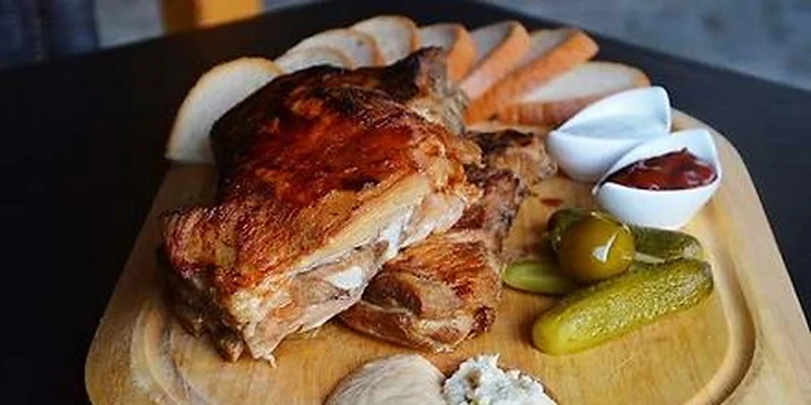 1 kg grilované rebierka alebo 2 kg kuracie krídelká