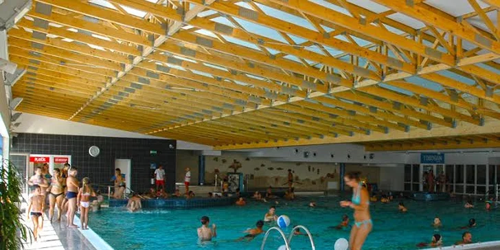 Romantický alebo rodinný pobyt v penzióne Al Corso v Banskej Bystrici so vstupom do novotvoreného Holidayparku Kováčová