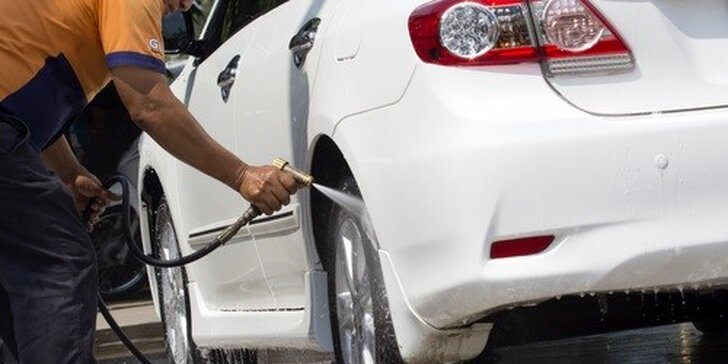 Ručné umytie auta a ozónové vyčistenie klimatizácie