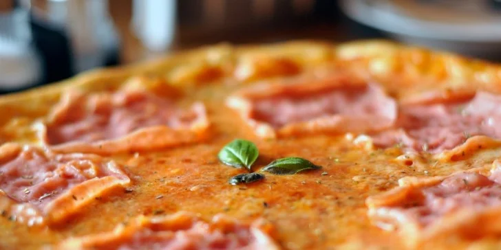 Pizza podľa vlastného výberu s donáškou v cene voucheru
