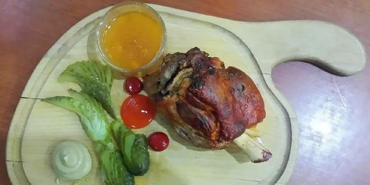 Pravé grilované bravčové kolienko 750 g