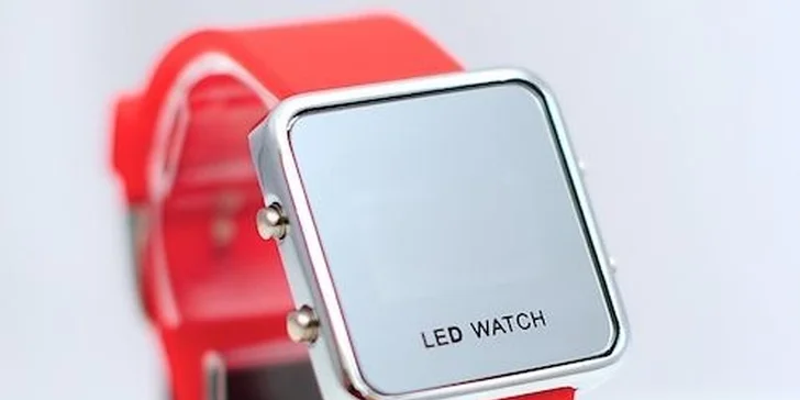 6,49 eur za dizajnové LED hodinky v niekoľkých farebných prevedeniach. Majte štýlové hodinky zľavou 47 %