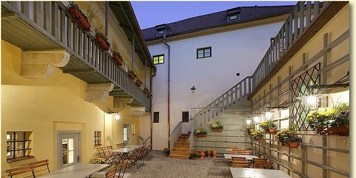 3 alebo 4 dni pre DVOCH v nádhernom historickom centre Českého Krumlova. Luxusný hotel Bellevue****, pre všetkých, čo chcú zažiť niečo nezabudnuteľné, neobvyklé a vzrušujúce!!!