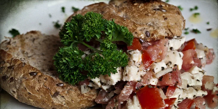 9,99 eur za 4-chodové slávnostné menu pri príležitosti promócií. Oslávte váš veľký deň znamenitým obedom v historickej reštaurácii 12 apoštolov. Zľava 50 %!