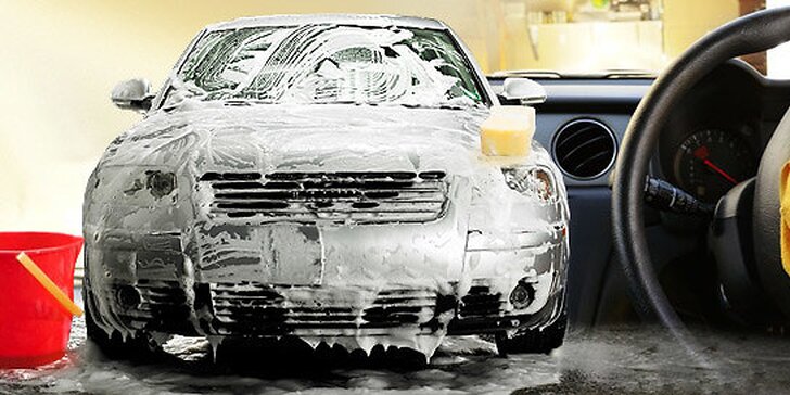 Vysokokvalitné ručné umytie vozidla s nastriekaním pneumatík na oživenie