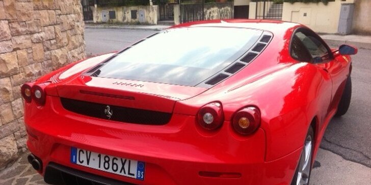 59 Eur za adrenalínovú jazdu v červenom Ferrari F430 alebo Audi R8 pri letisku v Senici a priľahlých komunikáciach! Prežite aj Vy 30 min. milionárskeho života a šoférujte špičkové auto so skvelou zľavou 70%