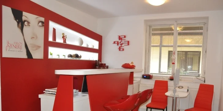 Manikúra s pílingom a maskou na ruky alebo lakovanie nechtov gél lakom Orly alebo IBD