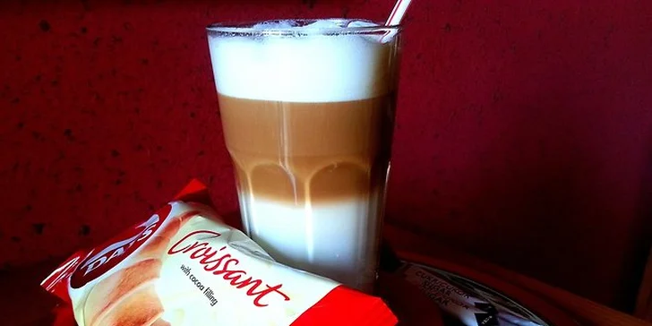 Obľúbené Caffé Latte s croissantom