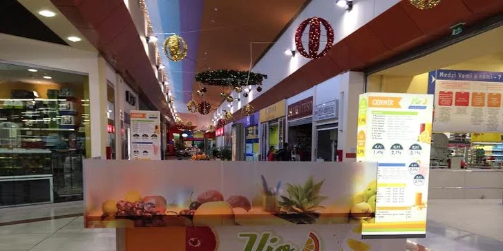 Čerstvé 100 % FRESH ovocné drinky vo VIObare v OC Cassovia