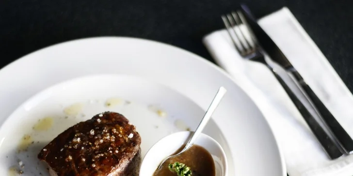 Šťavnatý steak v modernom prostredí Pod Hradom
