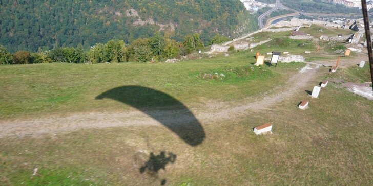 Vyhliadkový tandemový motorový let na air chopperi - darujte zážitok na netradičnom tátošovi