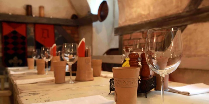 24,90 eur za gurmánsky pôžitok pre dvoch. Zážitkové menu, vynikajúca obsluha a podmanivá atmosféra historickej reštaurácie Traja mušketieri. Zľava 54 %.