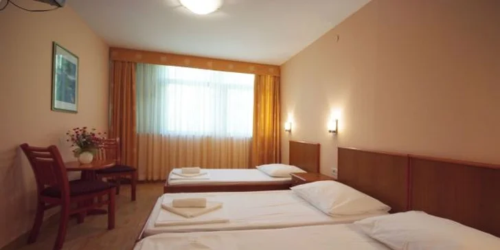 Slnečná dovolenka v Drveniku pre celú rodinu