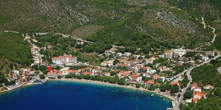 Slnečná dovolenka v Drveniku pre celú rodinu