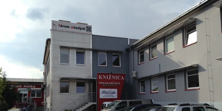Hovädzia roštenka na chilli-medovej omáčke s grilovanou zeleninkou a opekanými zemiakmi