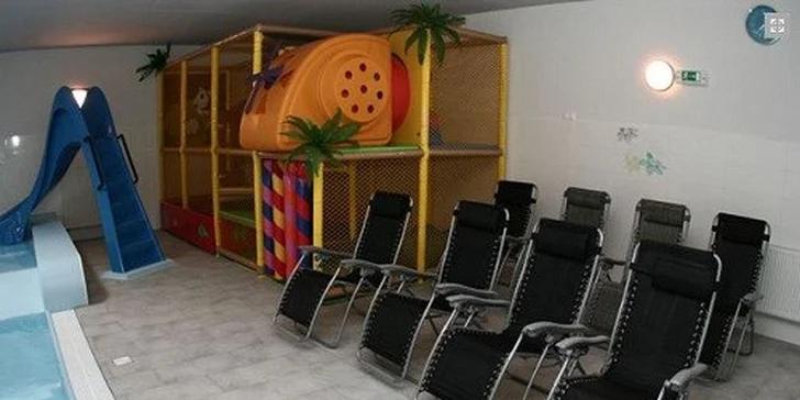 Wellness, bazénový svet a fitness pre 2 osoby