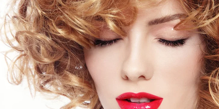 Permanentný make-up obočia čiarkovanou metódou