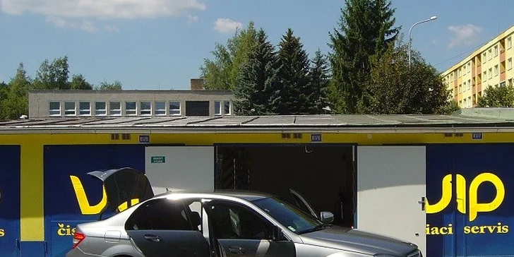 Kompletné vyčistenie a tepovanie interiéru auta