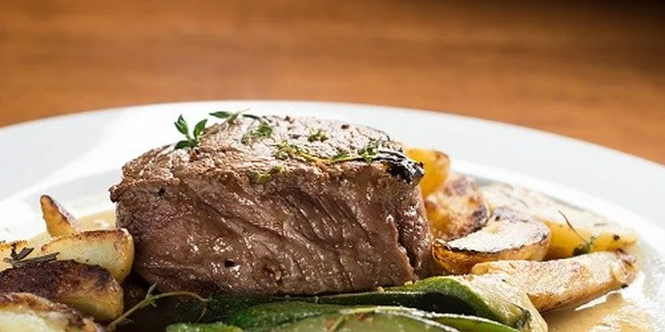 Šťavnatý hovädzí steak s rafinovanou oblohou