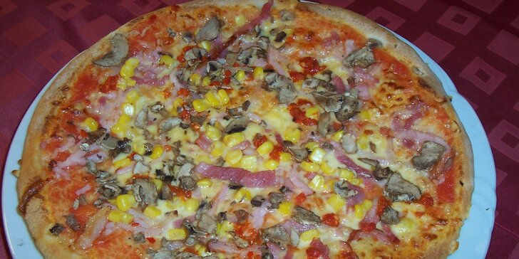 Lahodná pizza veľkosti L alebo delikátne cestoviny 