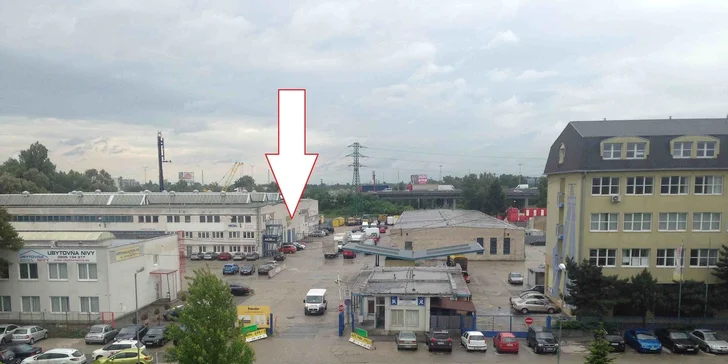 Kompletné umytie vášho automobilu s voskovaním