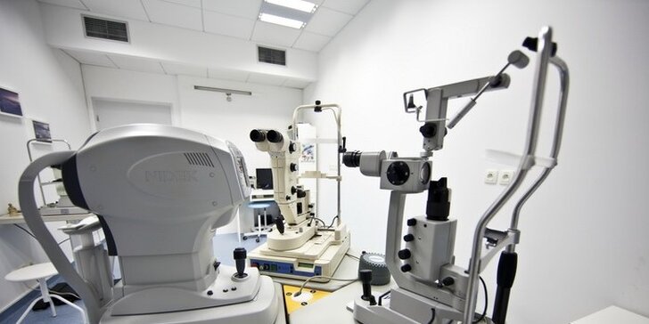 Laserová refrakčná operácia očí novým špičkovým excimerovým laserom a k tomu slnečné okuliare RAY-BAN zadarmo.
