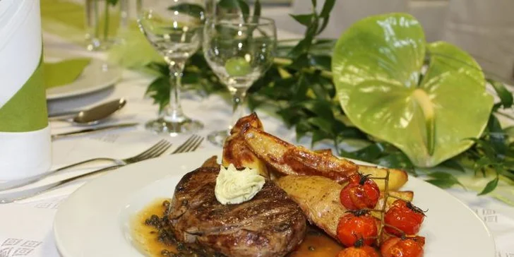 Šťavnatý hovädzí steak s prílohou