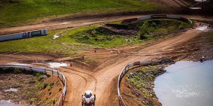 Adrenalínová jazda autokrosovým špeciálom na uzavretej rallycrosovej trati - 20 kôl
