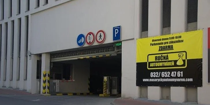 Ručné umytie auta, voskovanie a čistenie kože