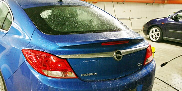 Ručné umytie auta, voskovanie a čistenie kože