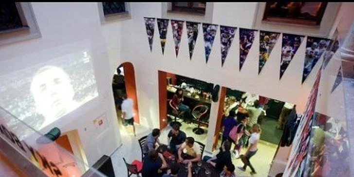 Grilované BBQ špeciality s prílohami a pivo Guiness