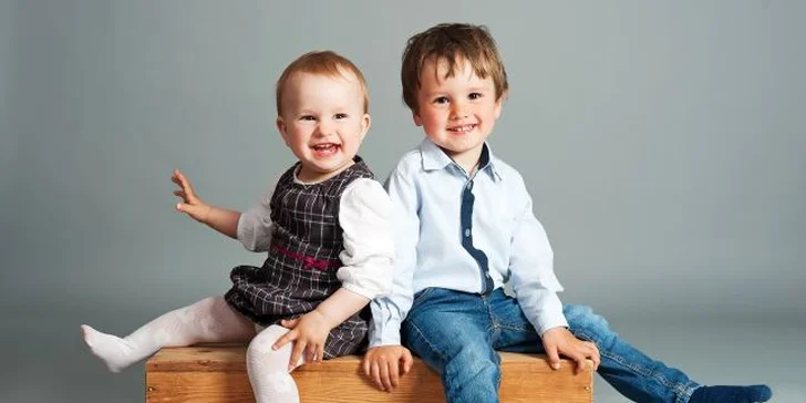 Profesionálne fotografovanie v ateliéri alebo exteriéri alebo exteriérové svadobné fotografovanie