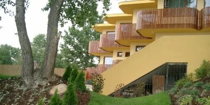 4 dňový rodinný Aquapark & Sport pobyt v Hoteli RELAX*** priamo na Slnečných jazerách Dvaja dospelý + 2 deti do 6 rokov alebo 1 dieťa do 12 rokov ubytovanie zadarmo