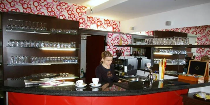 Lahodné palacinky s džúsom v centre mesta