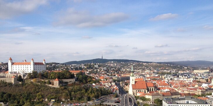 Najkrajší pohľad na Bratislavu z exkluzívnej vyhliadkovej veže UFO watch.taste.groove.